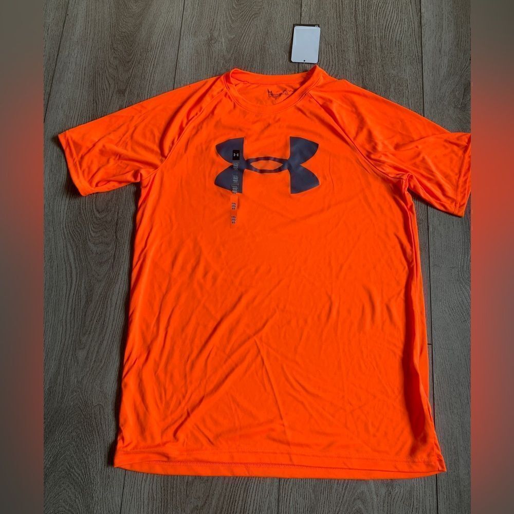 Under Armour tech big logo graphic shirt